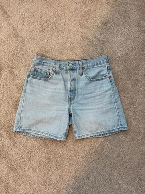 Levi's Mid Thigh Shorts